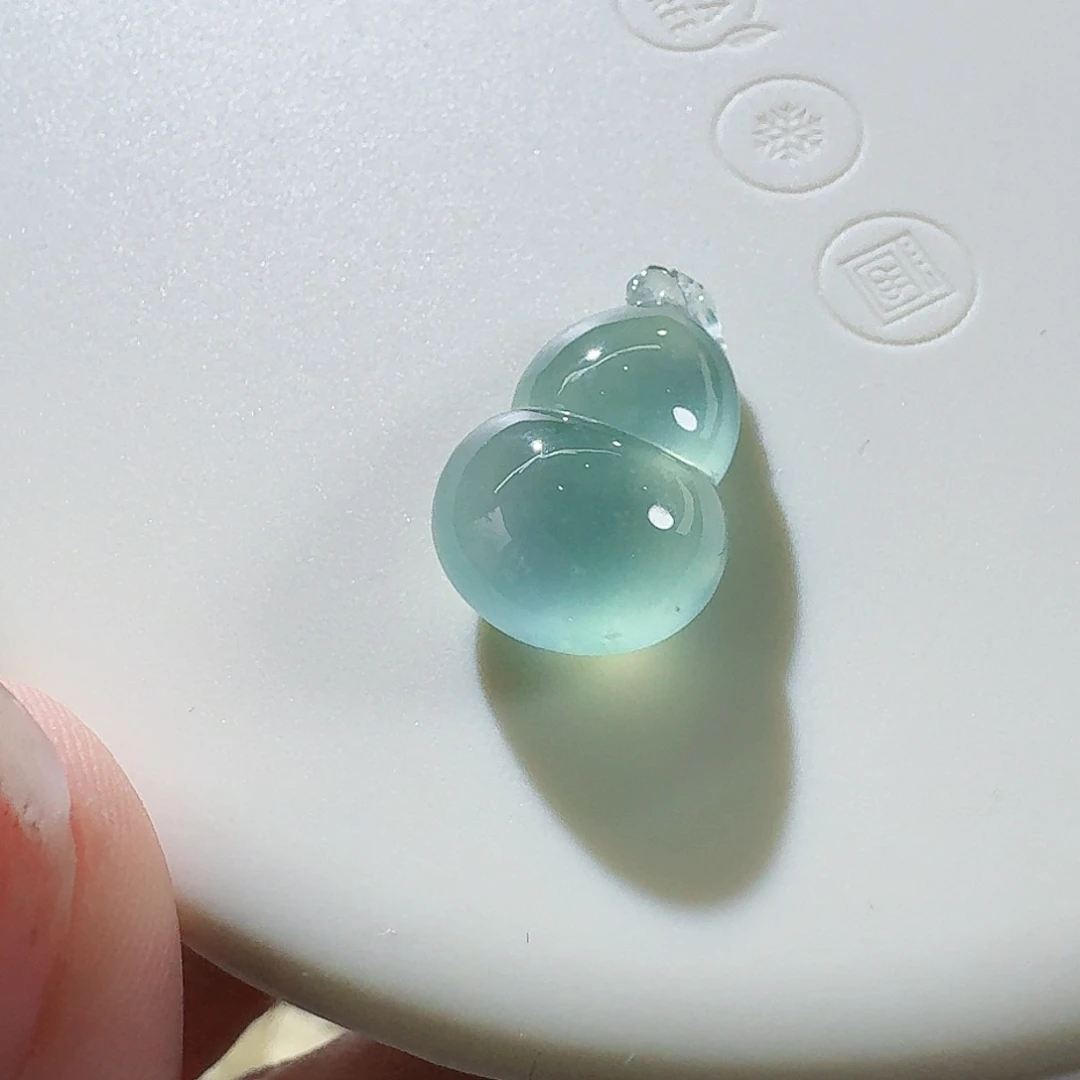 翡翠颈饰未镶嵌葫芦