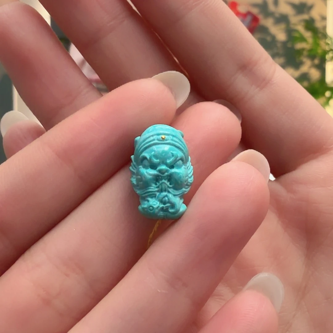 绿松石未镶嵌颈饰