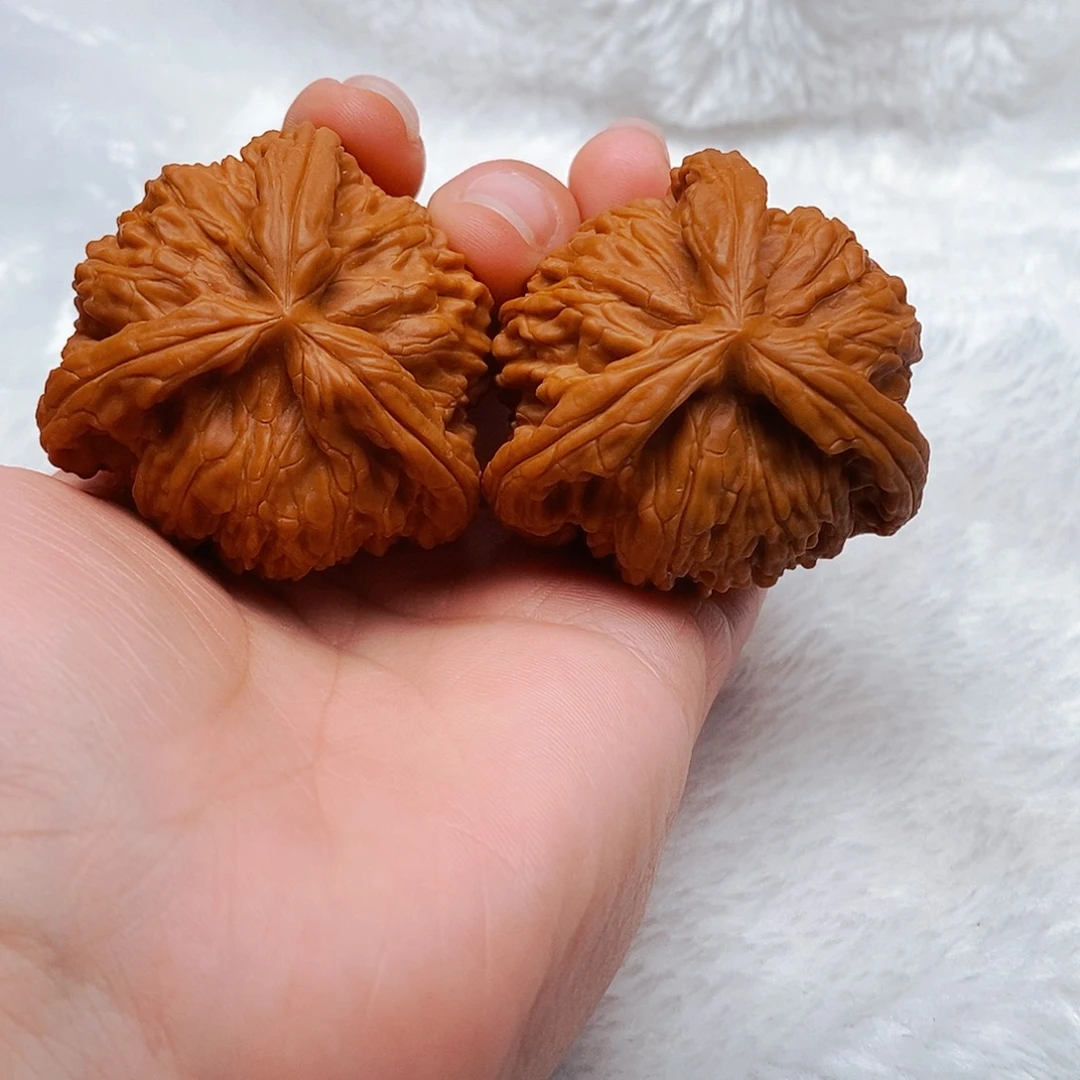 闹***闹文玩核桃吊坠三棱