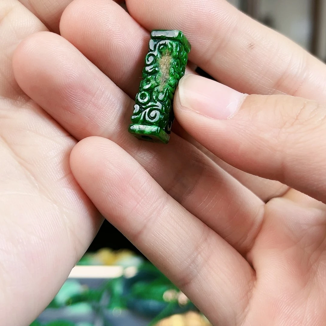 翡翠颈饰未镶嵌吊坠