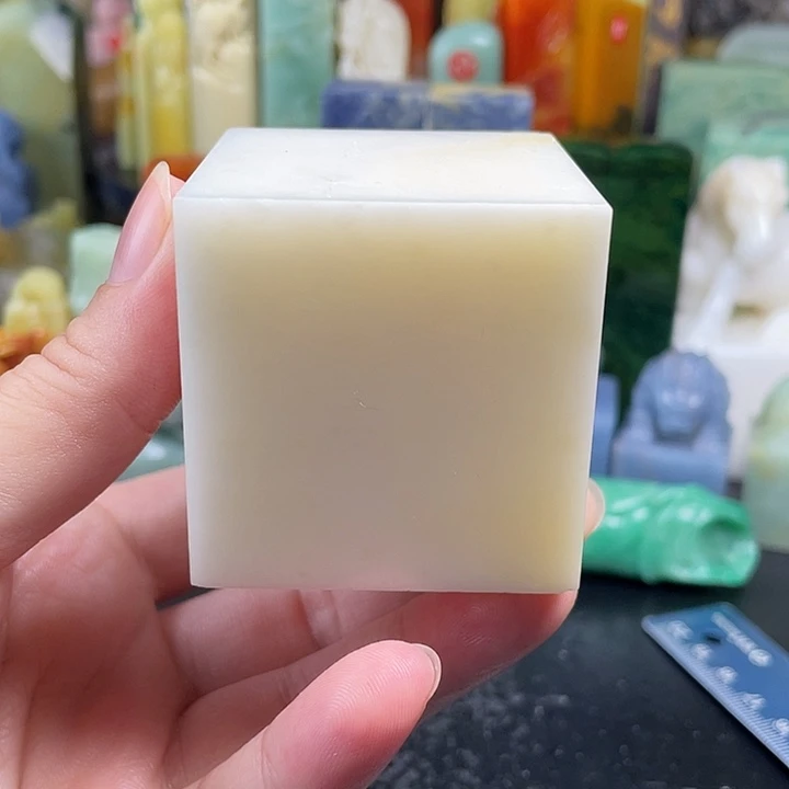 老挝石刀感偏硬的