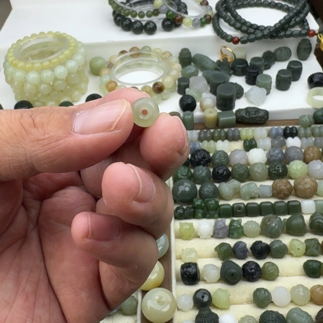 @***秋和田玉未镶嵌珠宝半成品