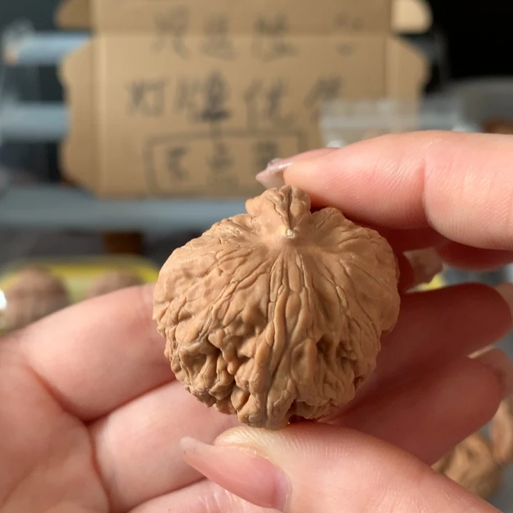 ****࿐吊坠文玩核桃异形单只，有瑕疵