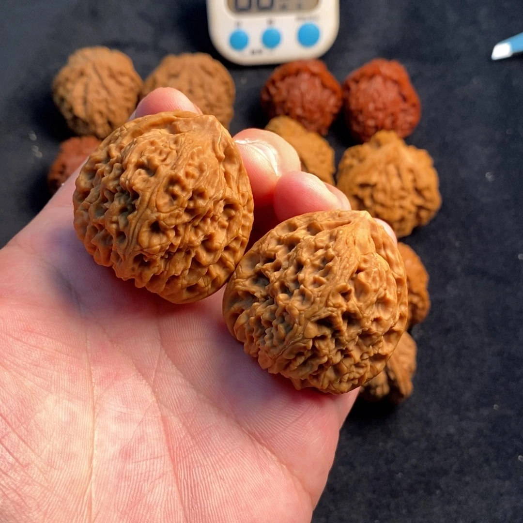 文玩核桃把件南疆石