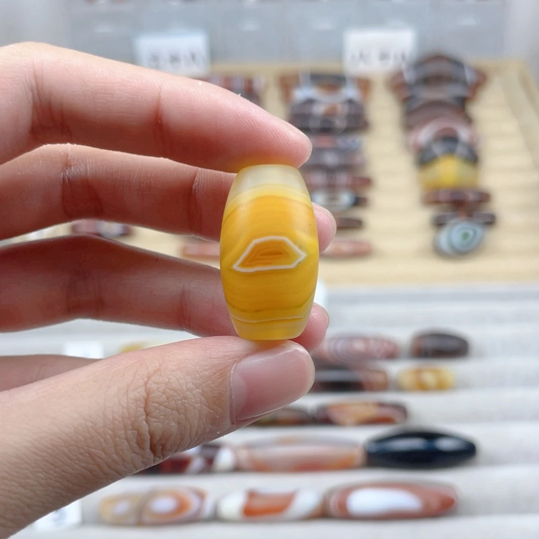 口***召玛瑙/玉髓合金颈饰
