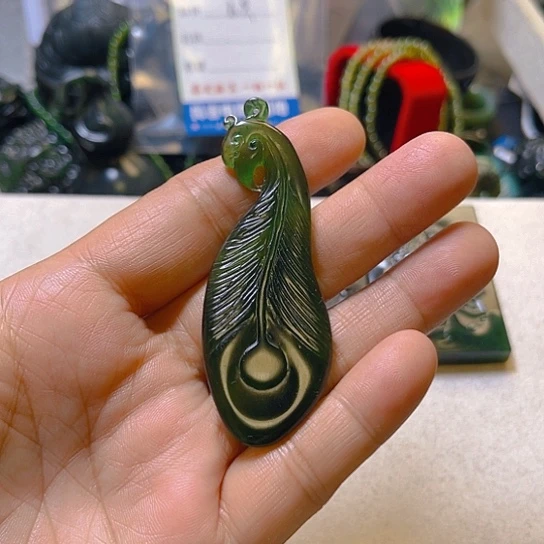 蛇纹石玉颈饰未镶嵌秋**心