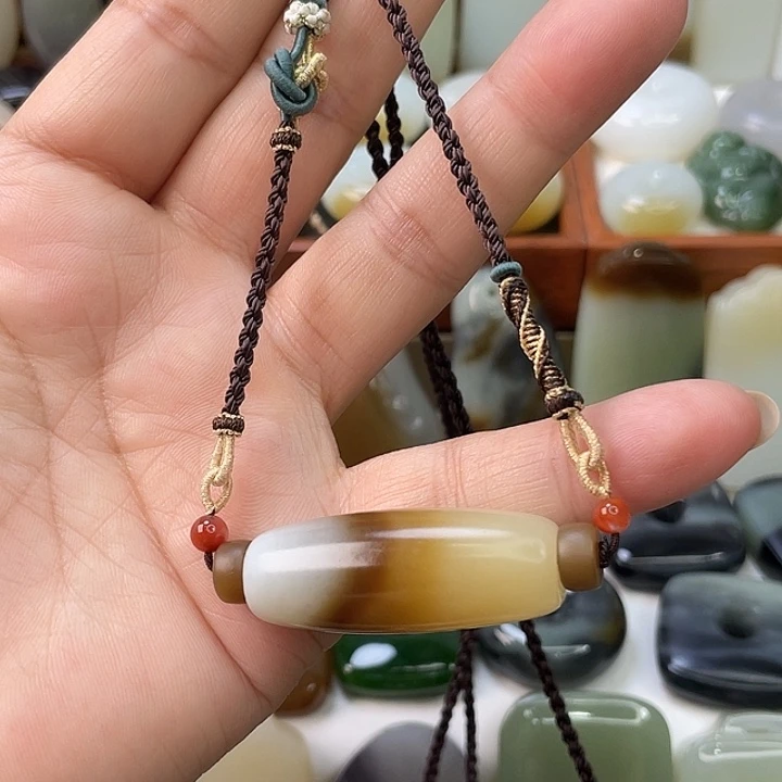 颈饰未镶嵌和田玉