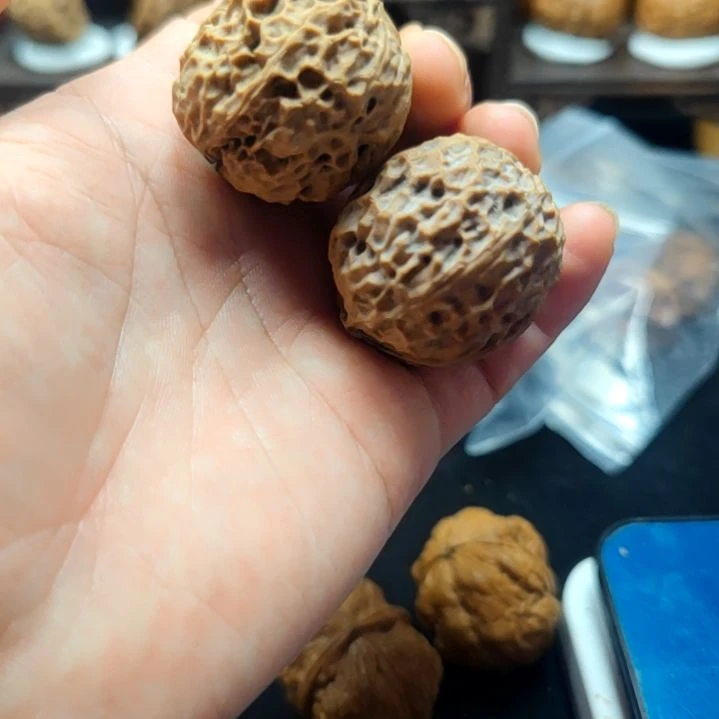 吊坠文玩核桃牡丹纹元宝