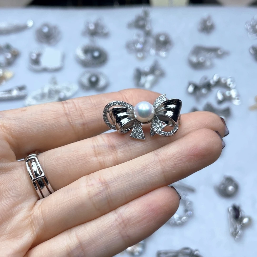 合金胸饰淡水珍珠小*圆