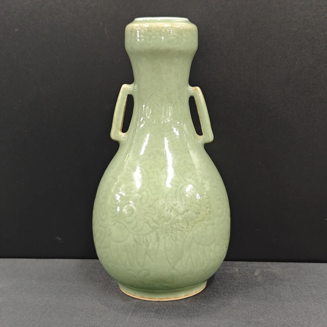 民 豆青釉双耳蒜头瓶YTX-0005