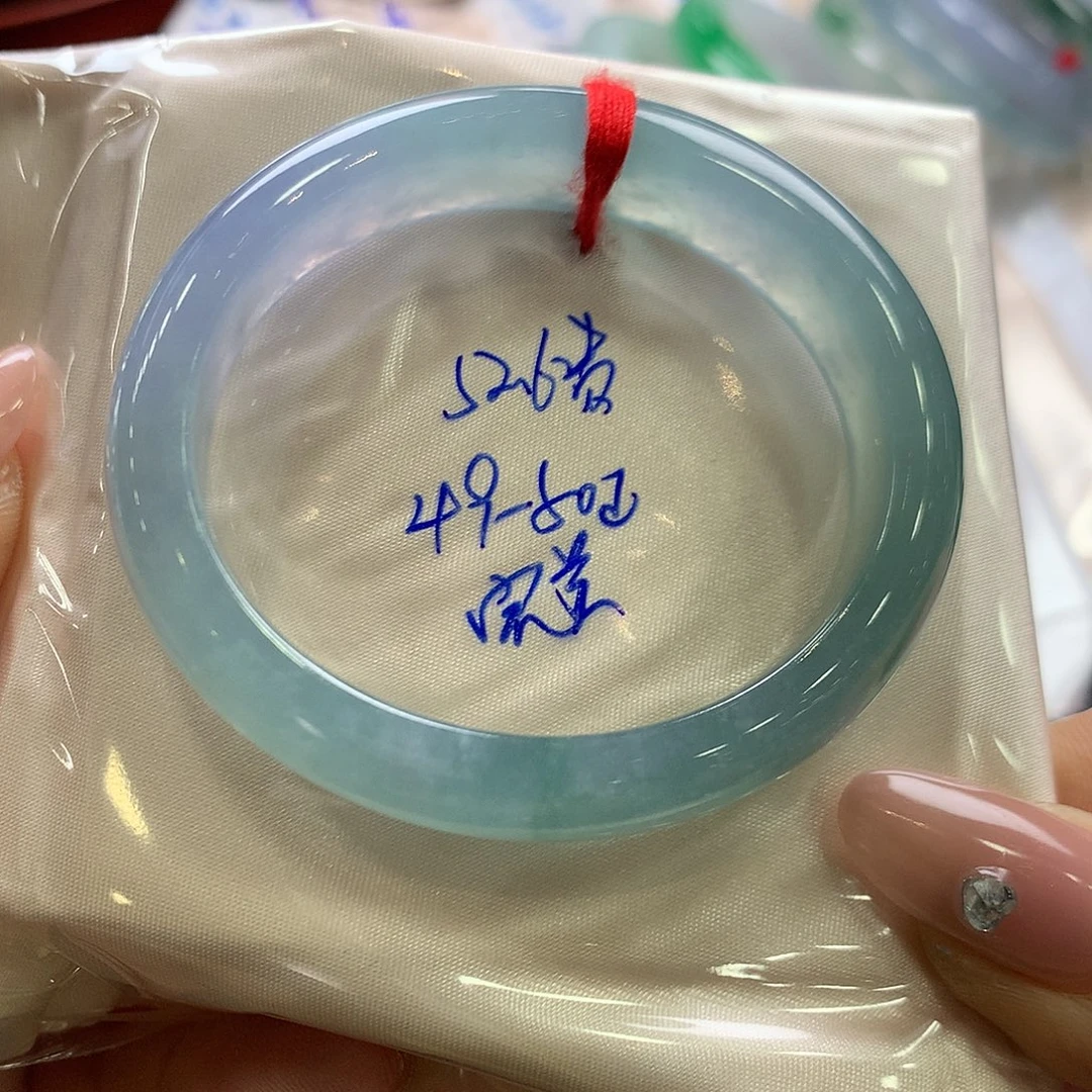 翡翠未镶嵌手镯52.6贵妃