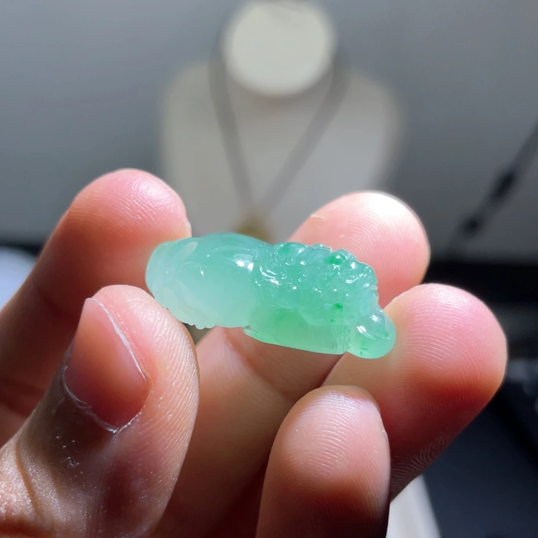 颈饰未镶嵌翡翠貔貅