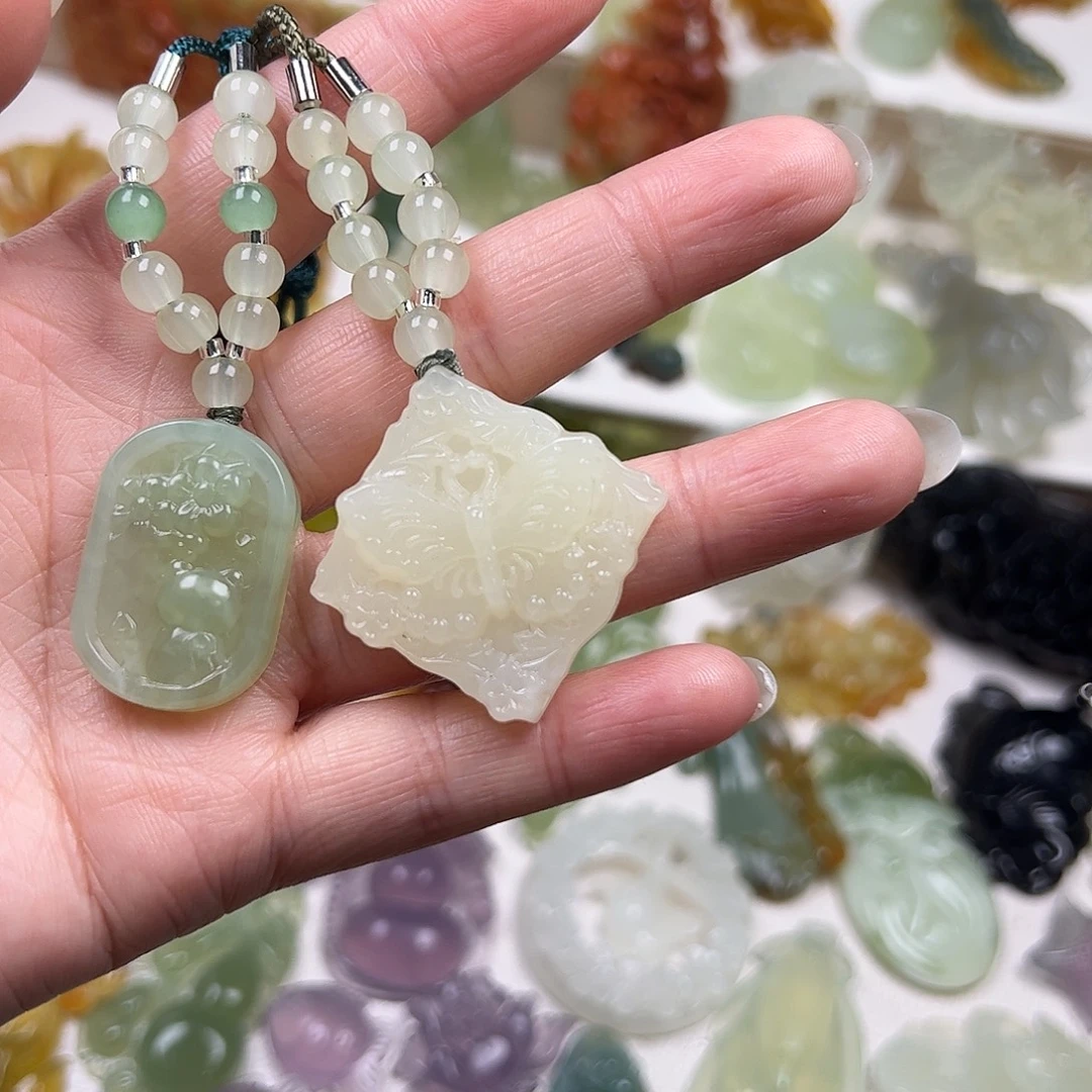 蛇纹石玉未镶嵌颈饰