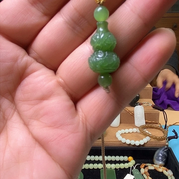 和田玉（糖玉）吊坠(赠链)未镶嵌