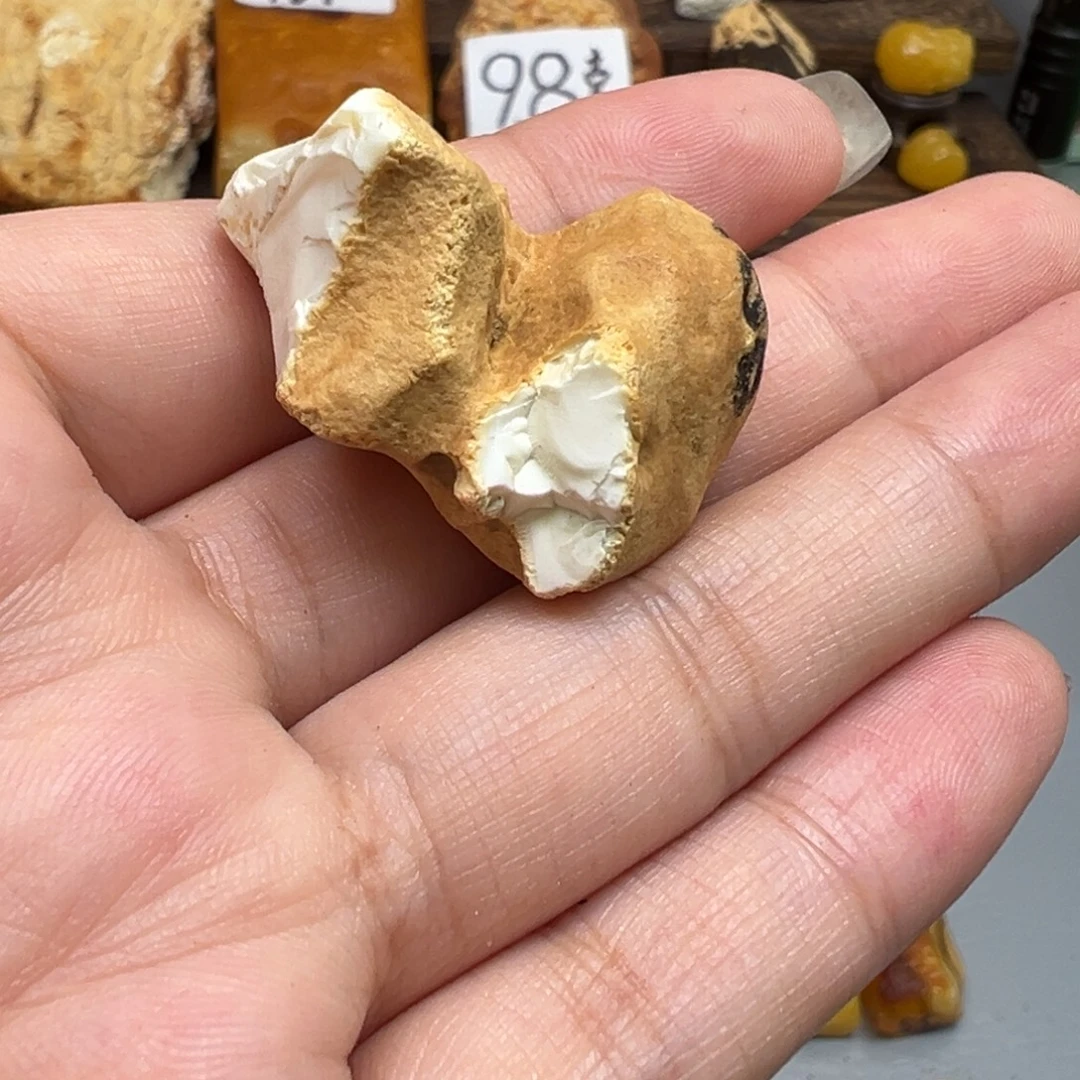 对***人未镶嵌定制琥珀蜜蜡