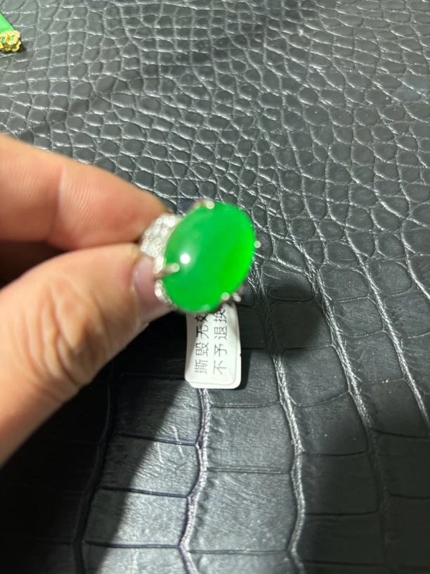 翡翠椭圆形大蛋面戒指j088