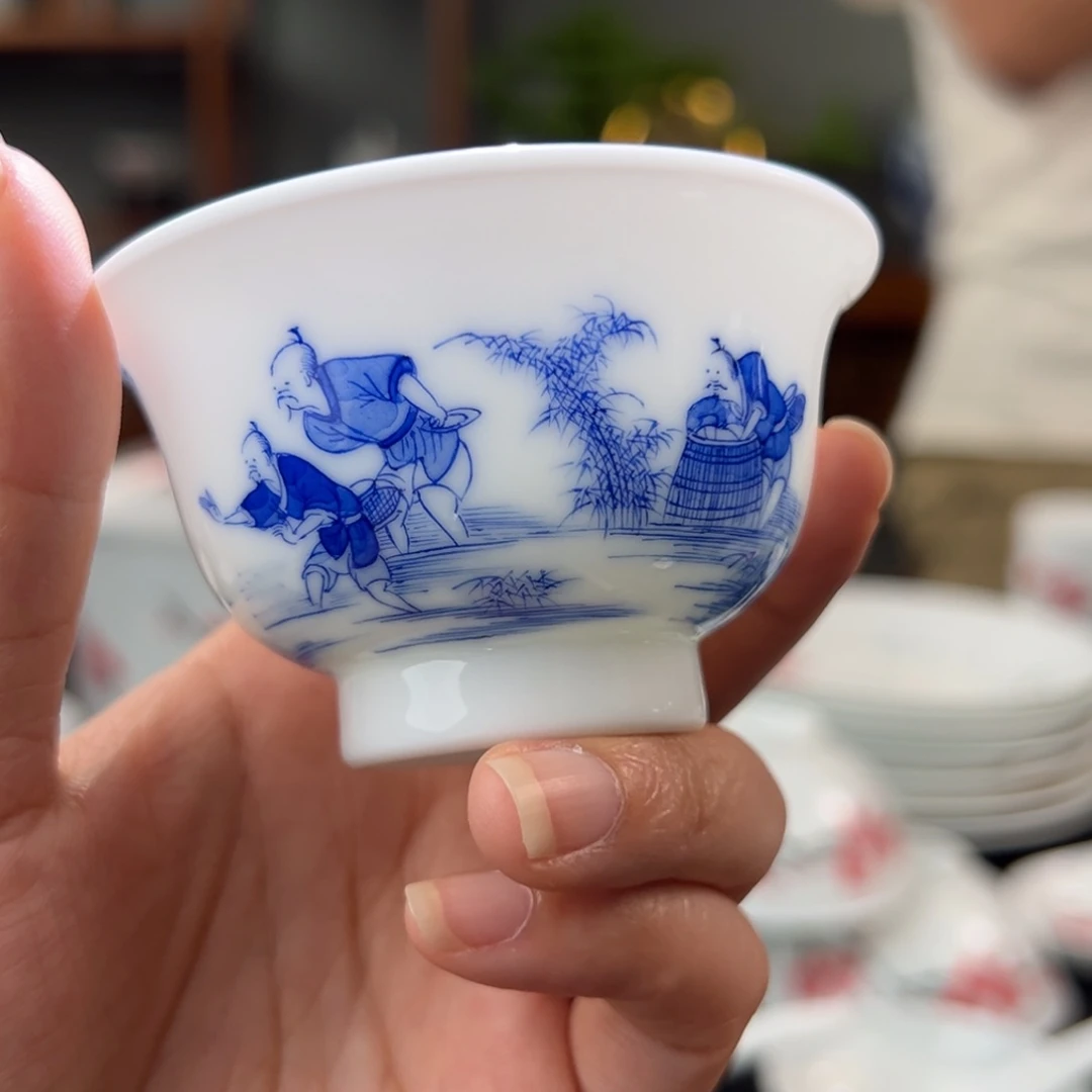柴窑青花捕鱼图小压手杯