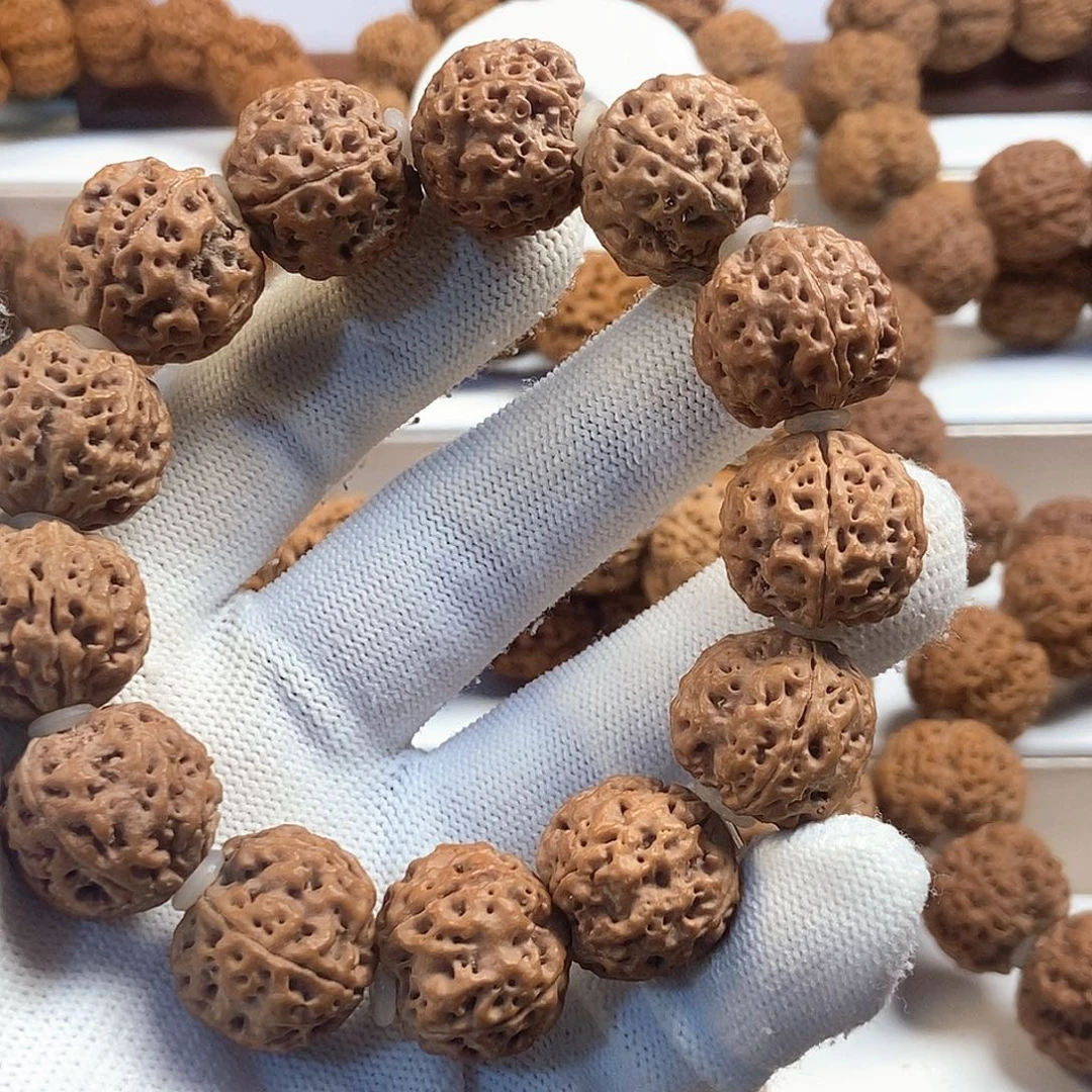 W***J金刚菩提吊坠蜂王梅花