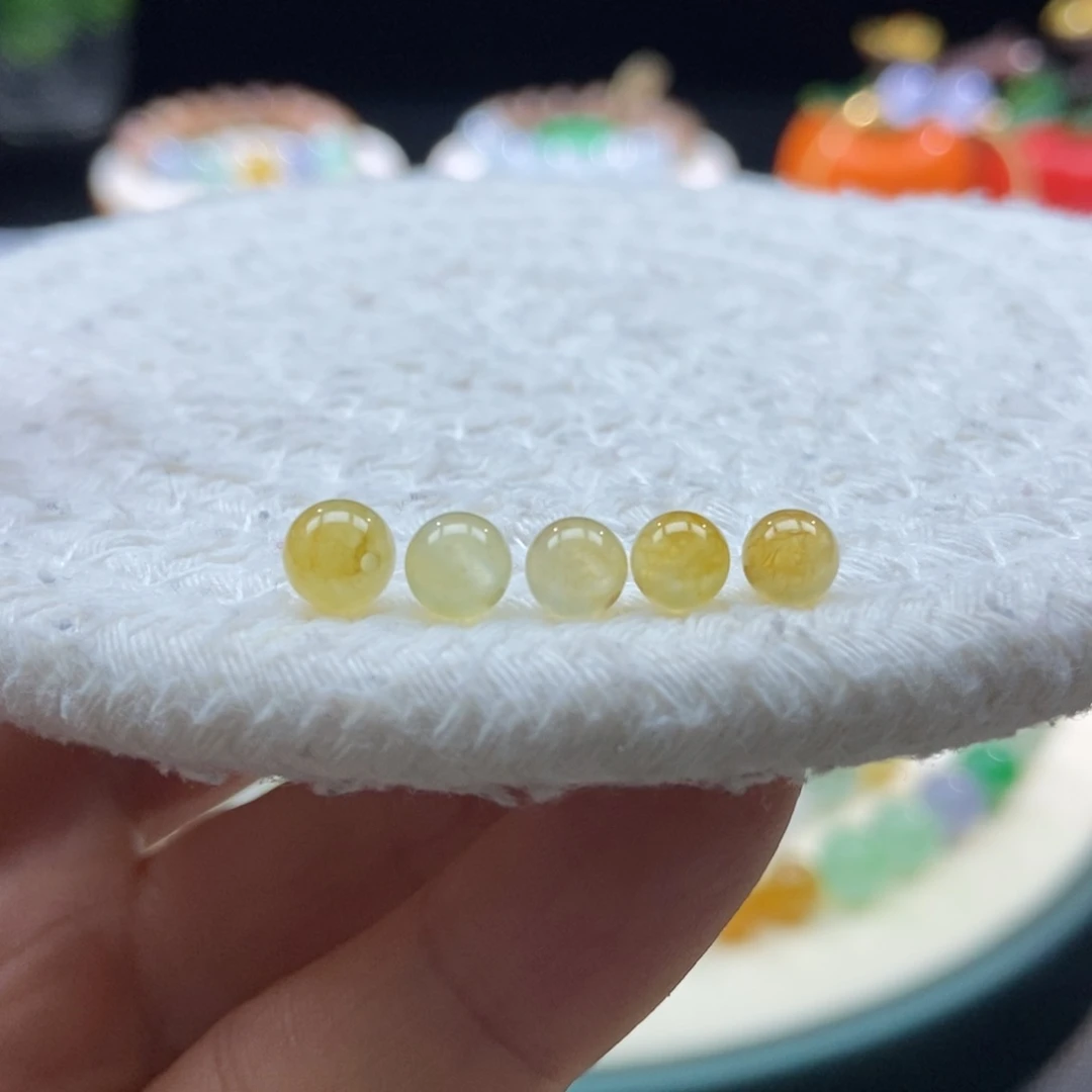 翡翠颈饰未镶嵌冰黄小珠5+一手