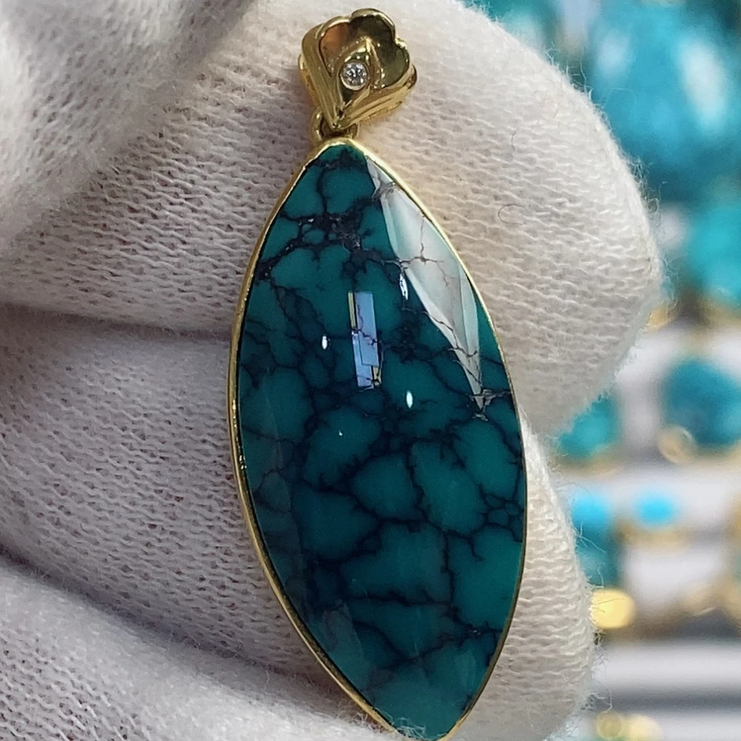 绿松石配饰18K金镶嵌