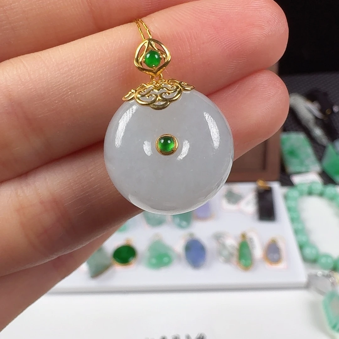 翡翠18K金镶嵌颈饰