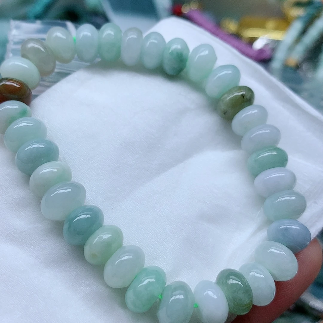 翡翠颈饰未镶嵌手串