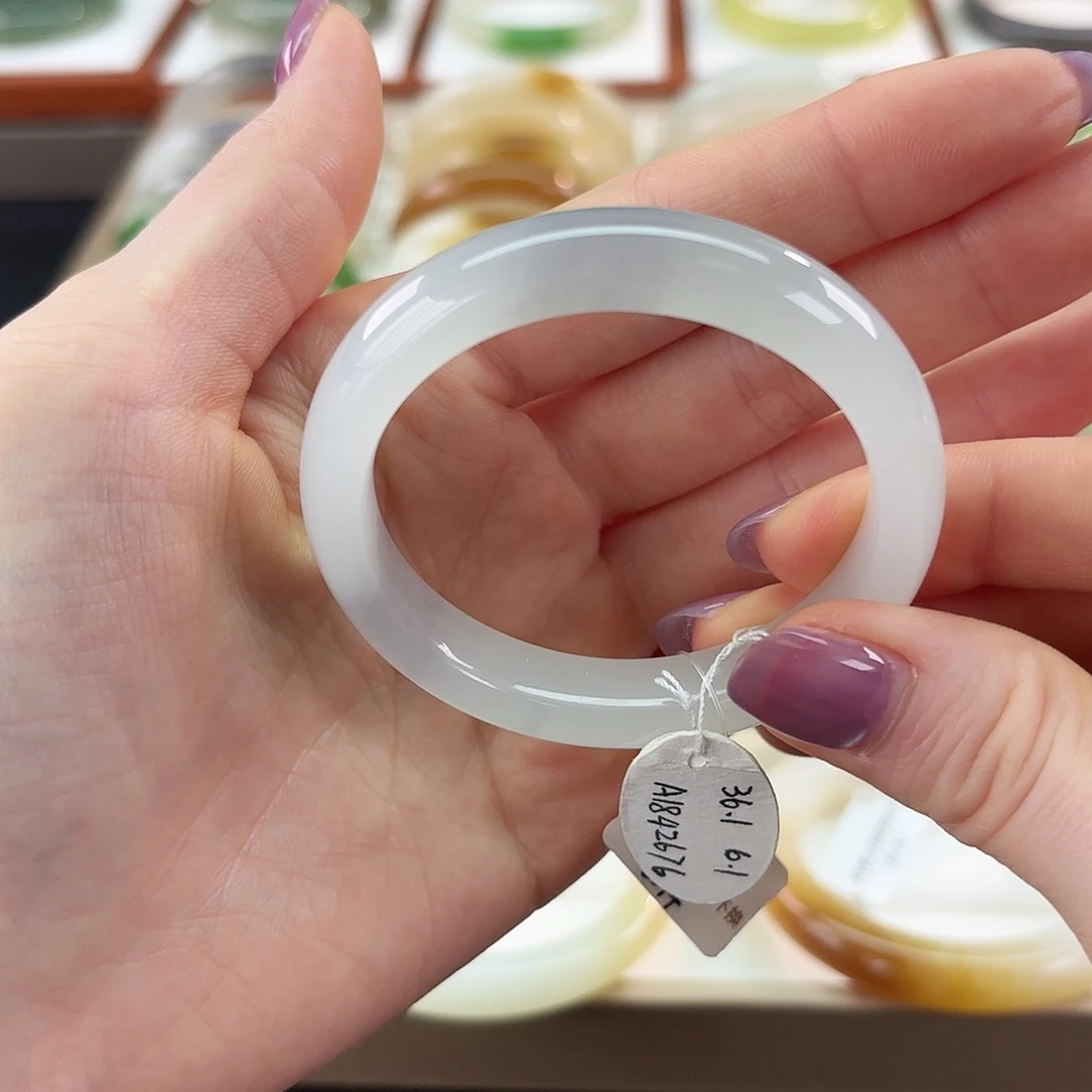 和田玉未镶嵌手镯【冰白飘紫 小圈捡漏】