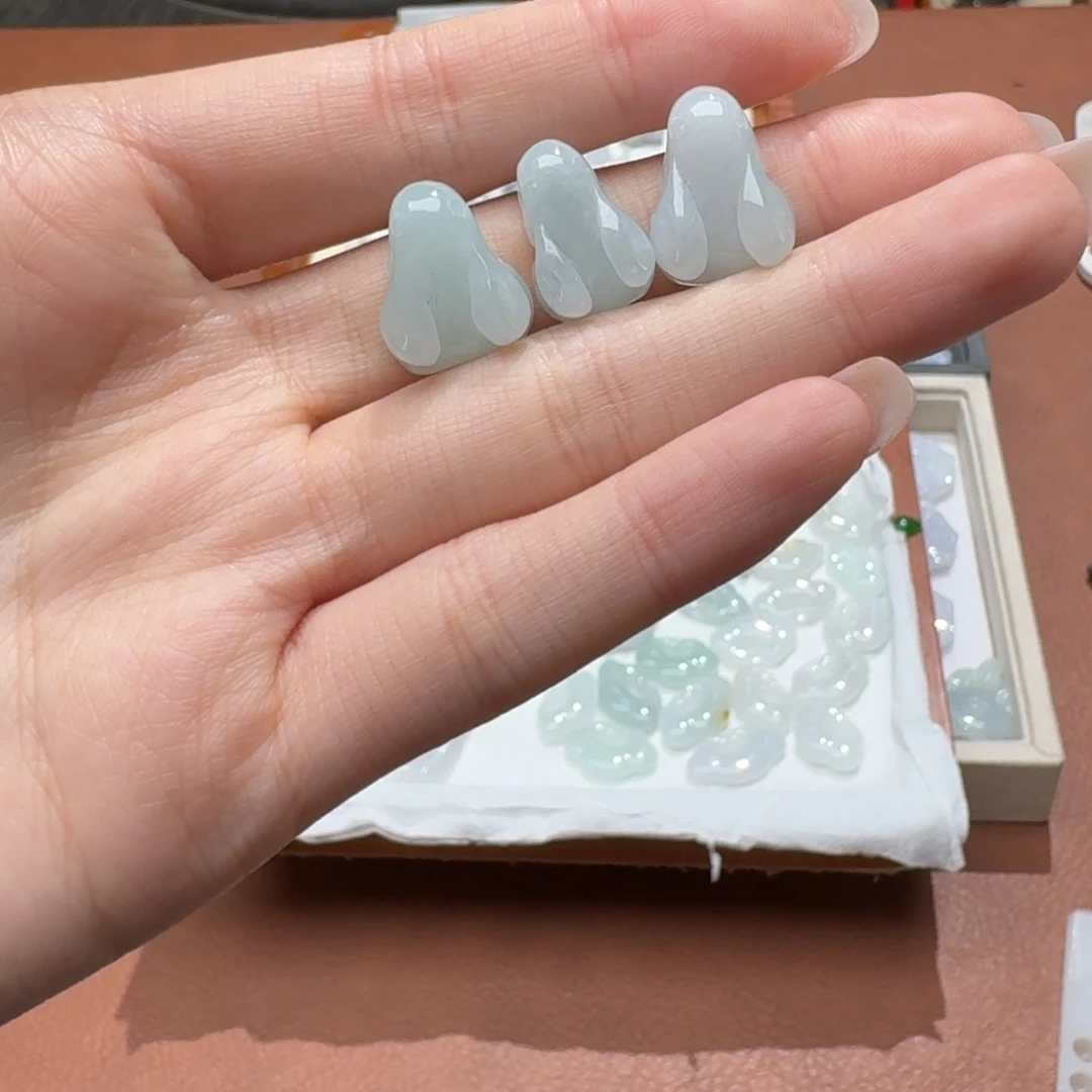 未镶嵌挂件翡翠福利1个，不包邮，拍邮费发货