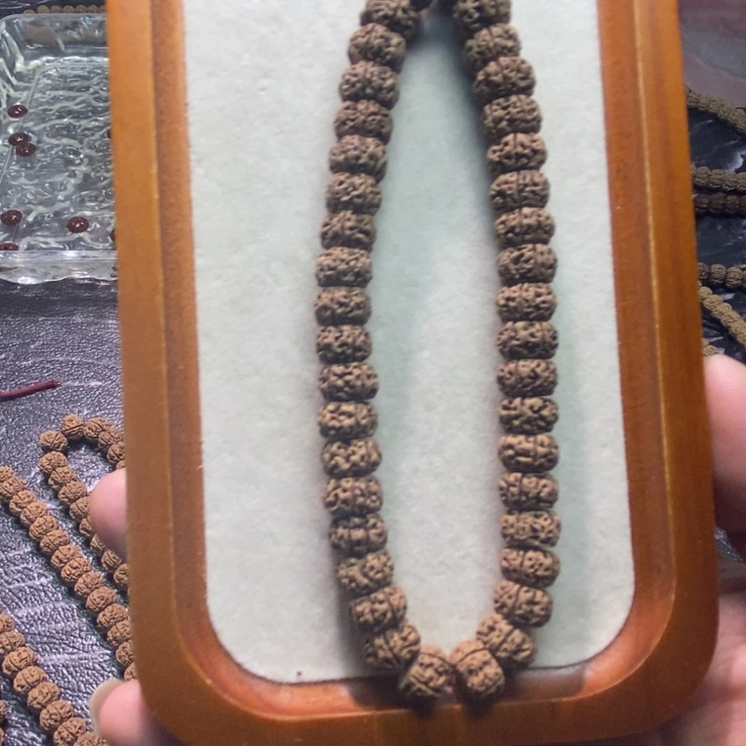 金刚菩提手串藏切凹底梅花