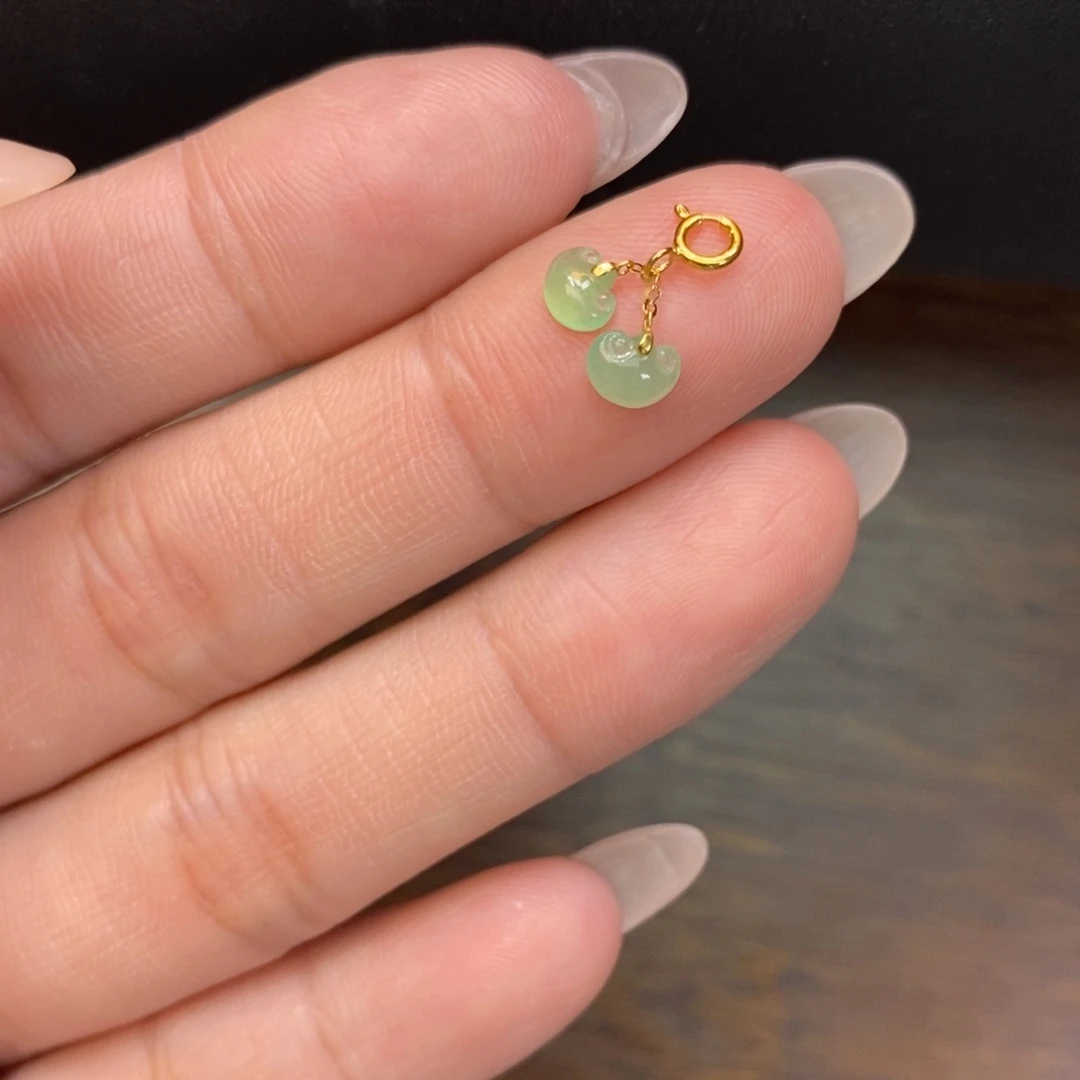 翡翠18K金镶嵌颈饰翡翠