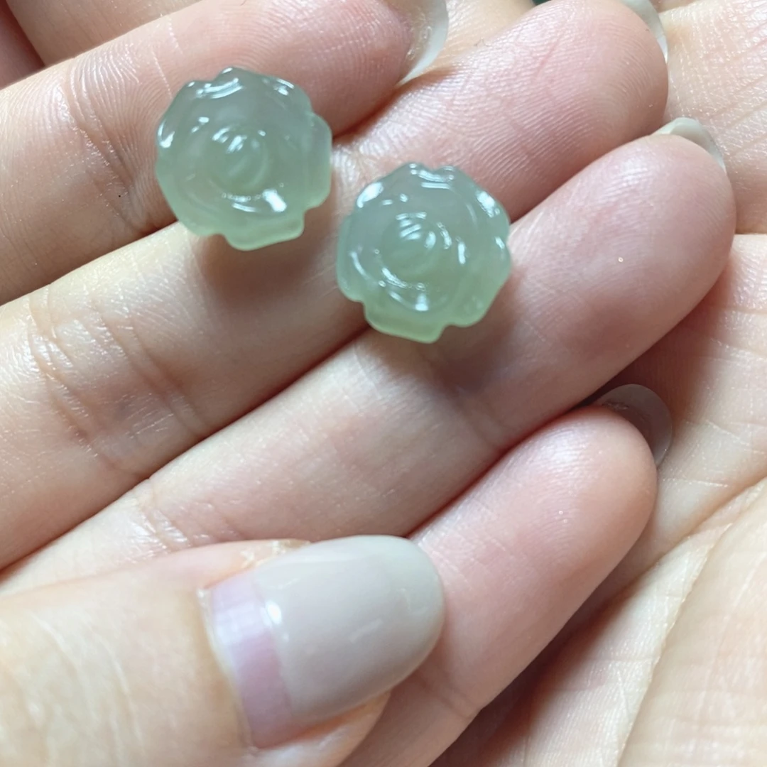 银S925镶嵌和田玉耳钉晴水花朵耳钉