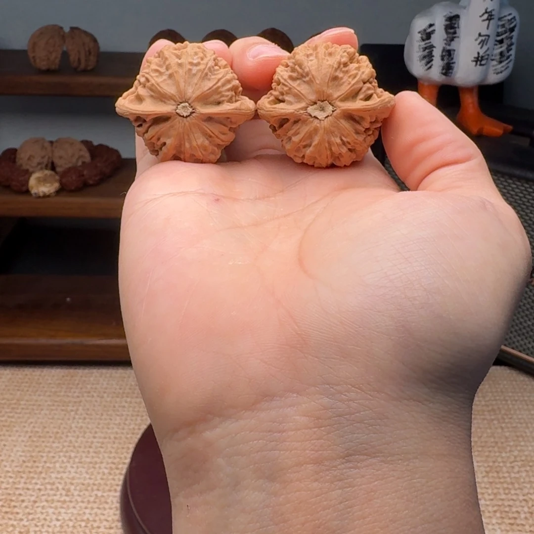 文玩核桃把件4024宫灯