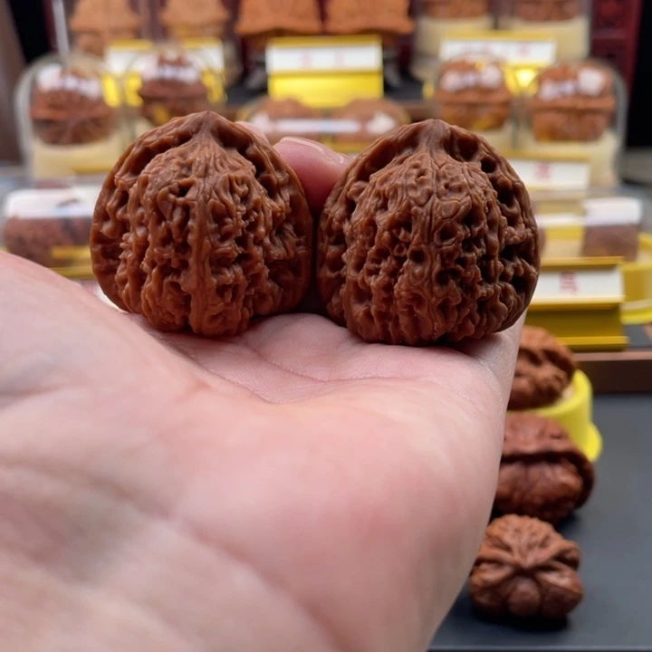 吊坠文玩核桃三角疆，全品，尺寸42