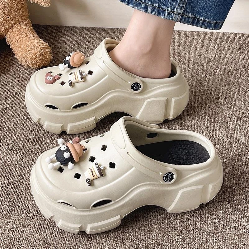 厚底洞洞鞋女款新款夏季外穿防滑防臭海边沙滩鞋增高凉拖