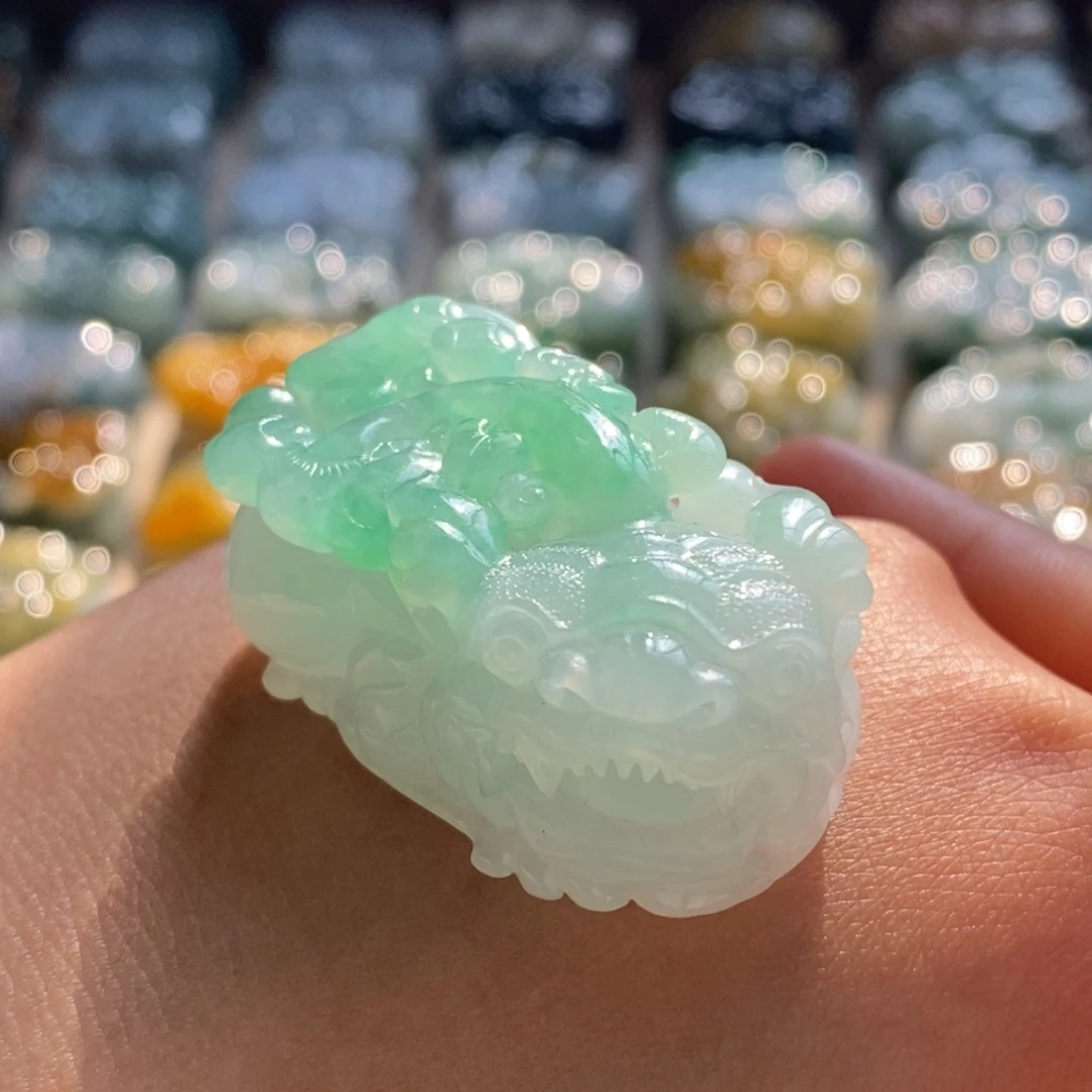 翡翠未镶嵌颈饰天然翡翠貔貅吊坠