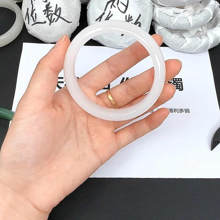 石英质玉手镯未镶嵌57
