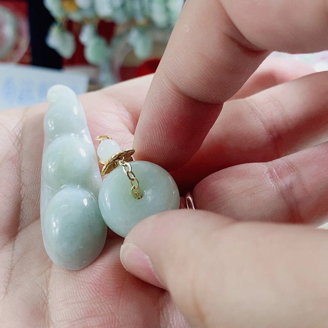 颈饰未镶嵌翡翠天然