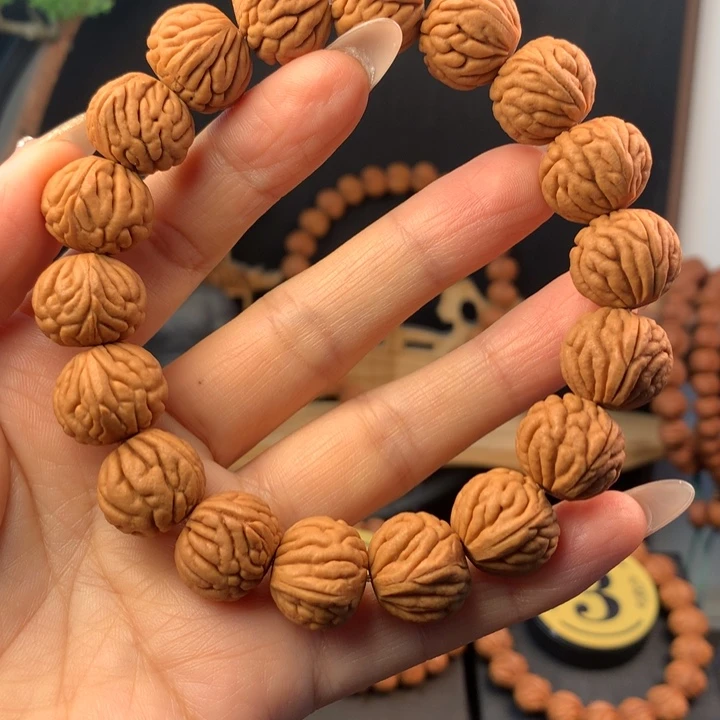 文玩核桃吊坠14祥云