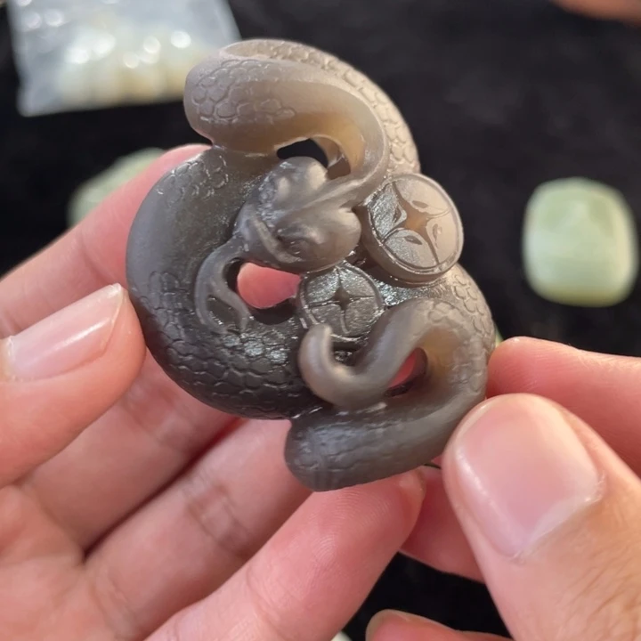 和田玉未镶嵌挂件