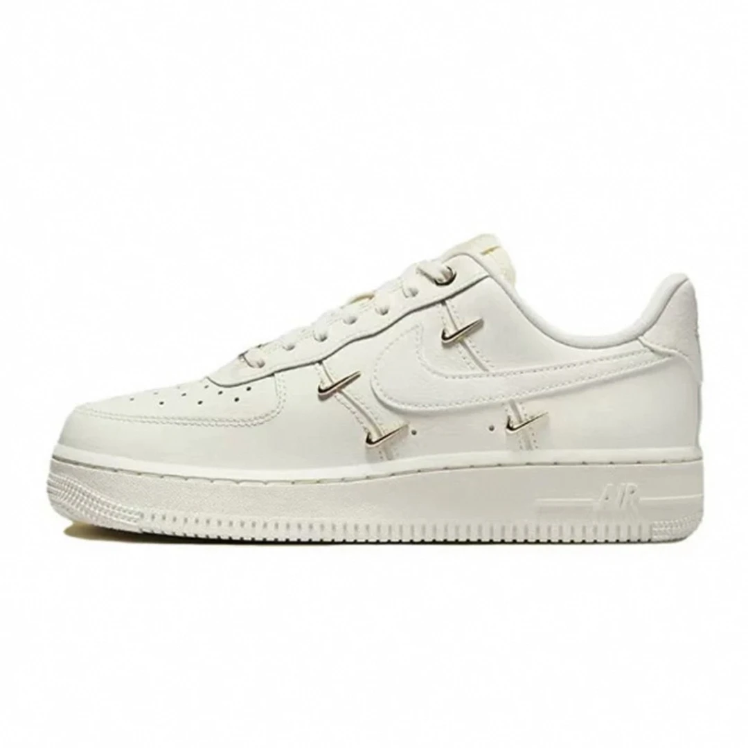 NIKE/耐克AF1空军一号米白四钩金钩女款板鞋 FV3654111