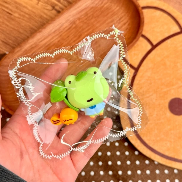 晗屿HanYu 明日蛙 食品级硅胶捏捏乐 玩具小挂件 雨衣青蛙