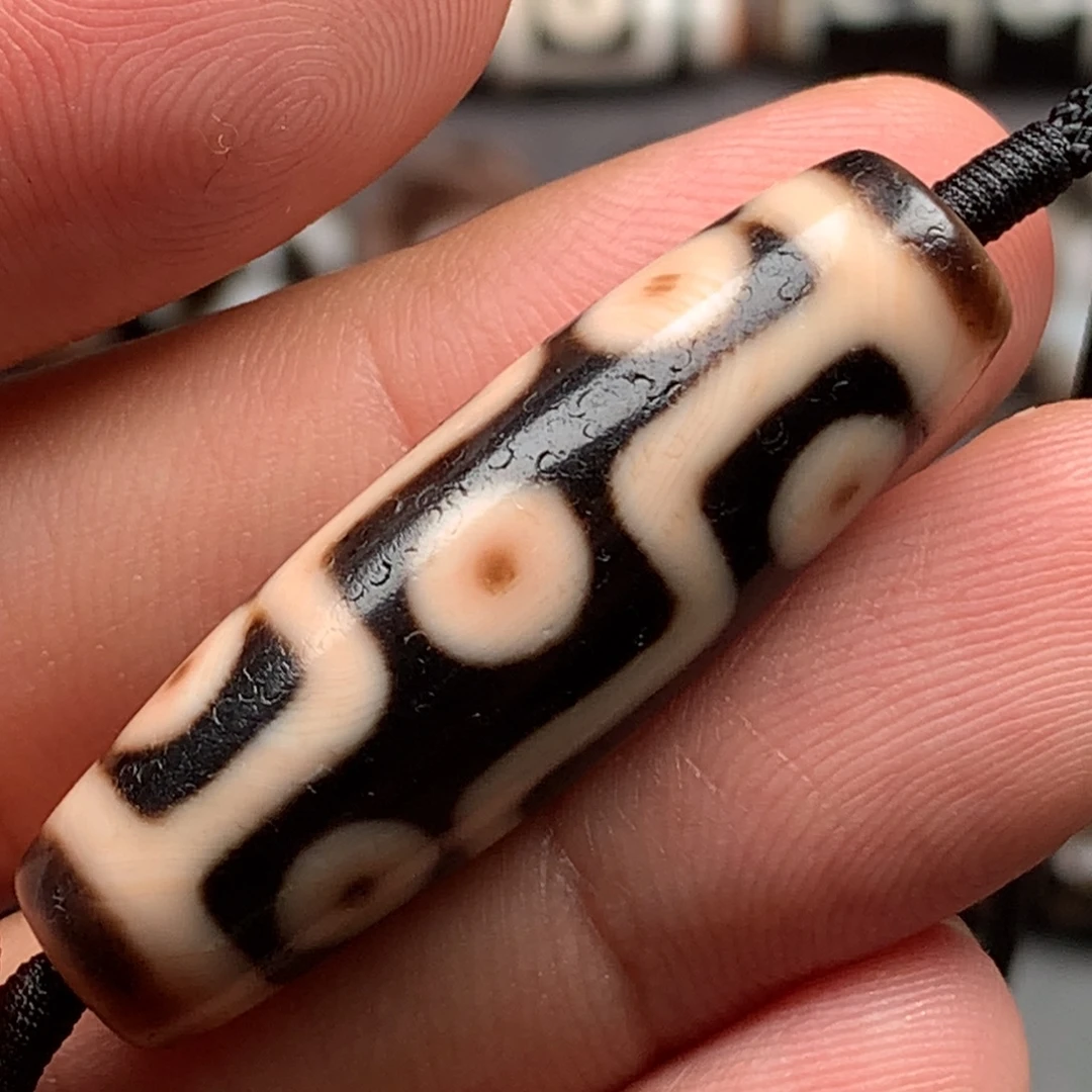 玛瑙/玉髓散珠～聚缘红糯折线九眼珠