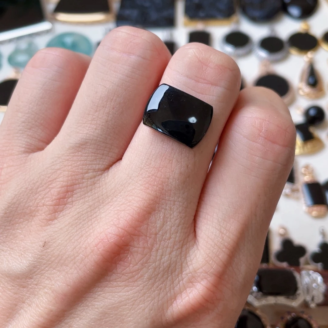 定制翡翠未镶嵌墨翠马鞍戒面