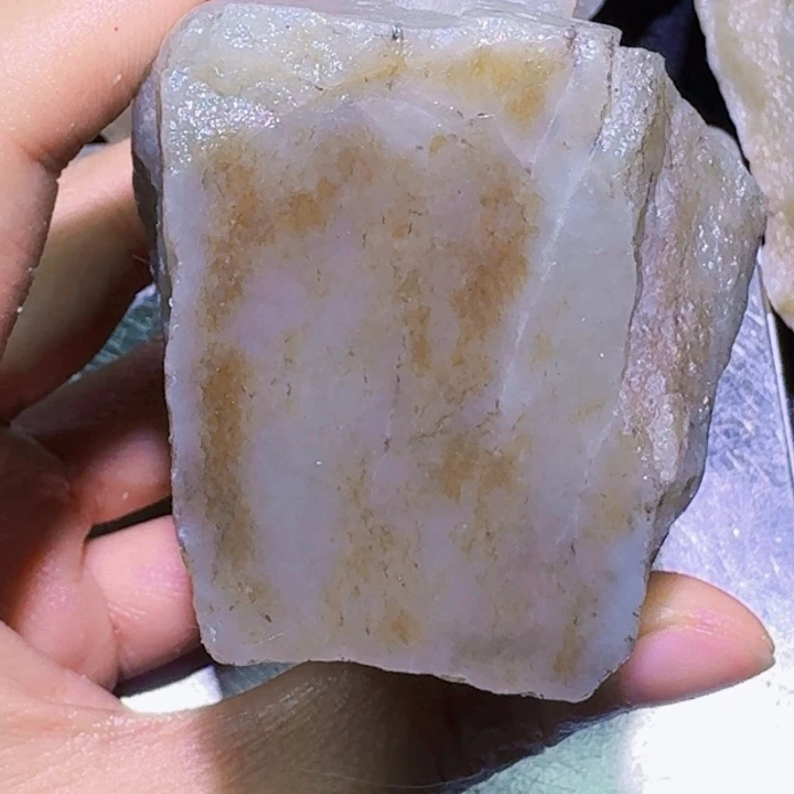 未镶嵌和田玉（糖玉）珠宝半成品