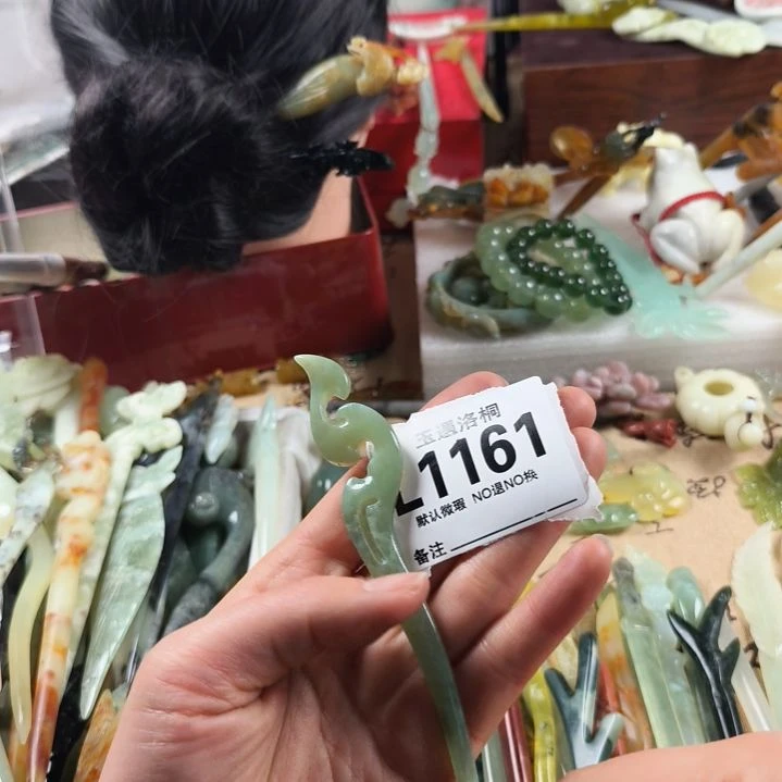 蛇纹石玉发饰合金