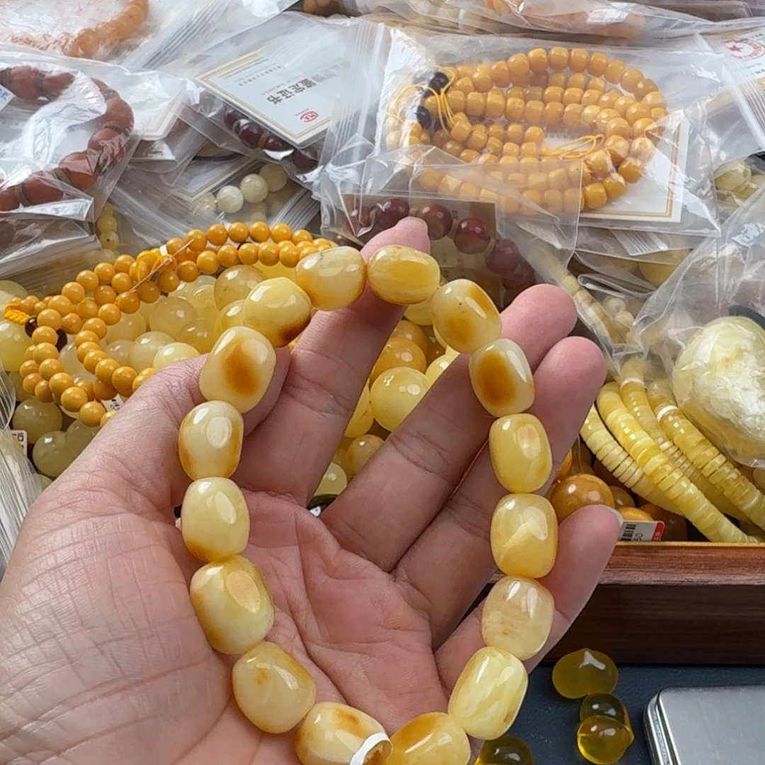 未镶嵌琥珀珠宝奇石