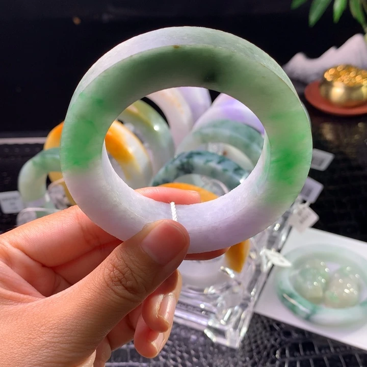 定制翡翠未镶嵌手镯