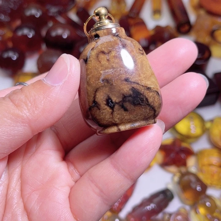 琥珀未镶嵌裸石天然缅甸琥珀棕珀鼻烟壶15.7克