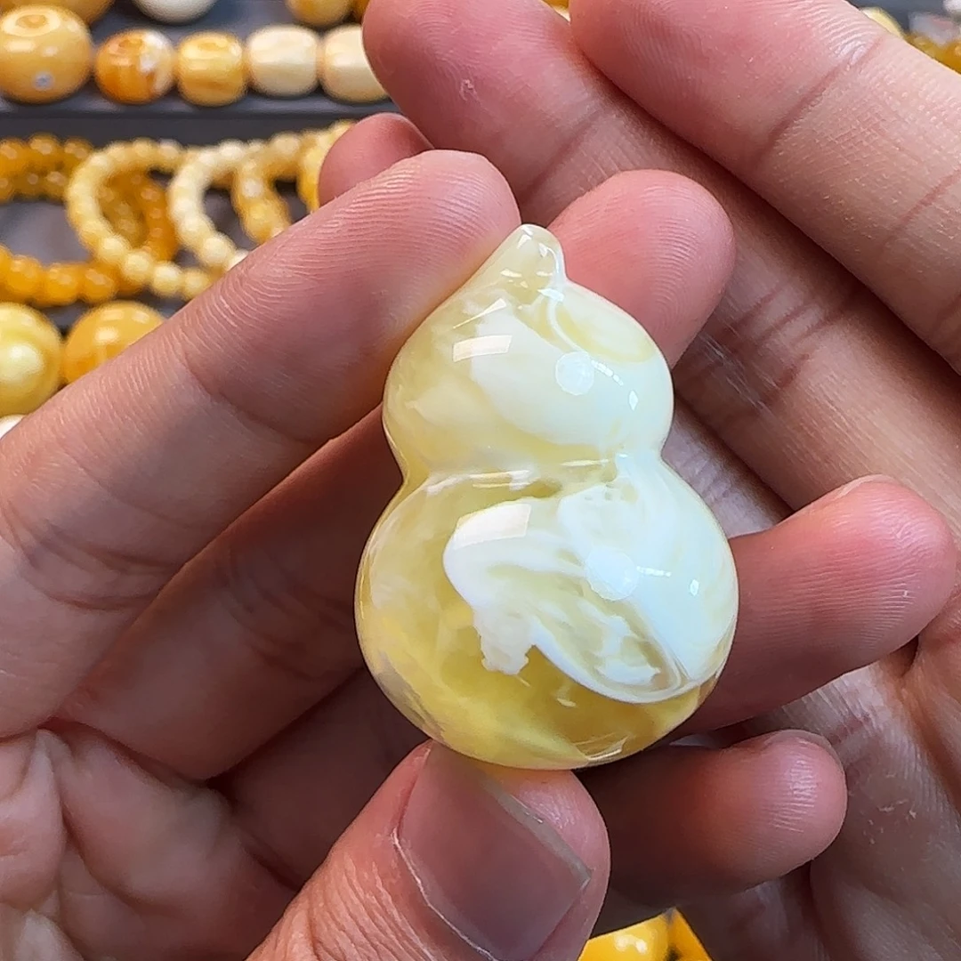 未镶嵌琥珀珠宝奇石