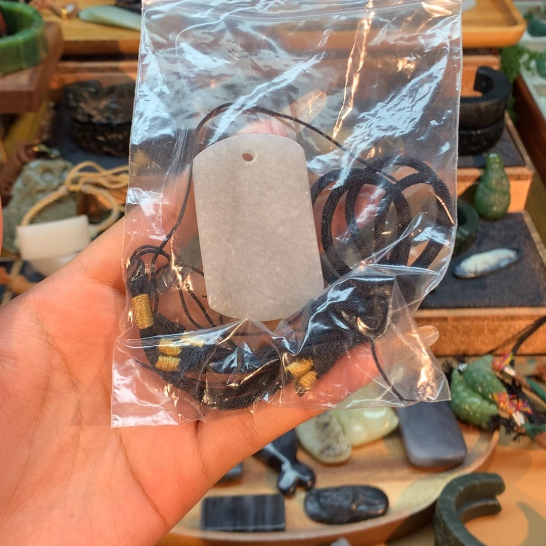 和田玉（糖玉）未镶嵌挂件